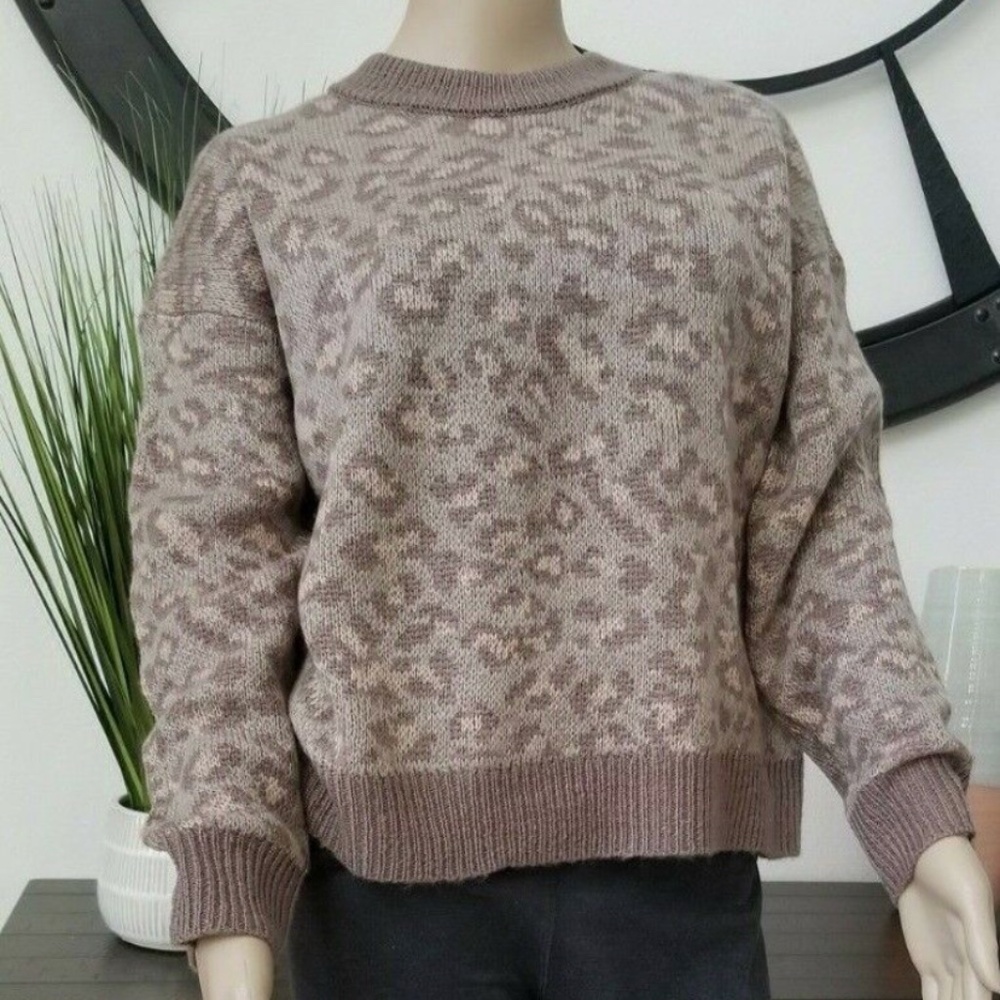 American Eagle Aerie Women's Brown Leopard Sweater